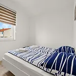 Enchanting Summer With Sea View 아파트