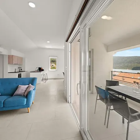 Apartman Enchanting Summer With Sea View Cres