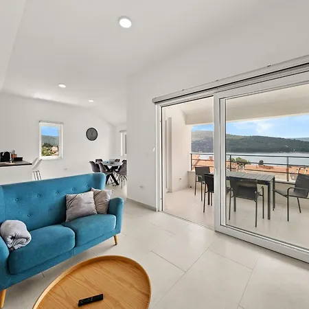 Enchanting Summer With Sea View * 크레스