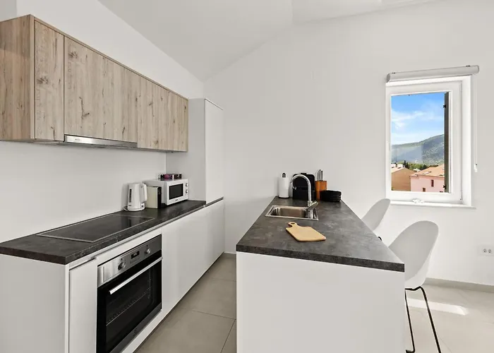 Apartment Enchanting Summer With Sea View Cres