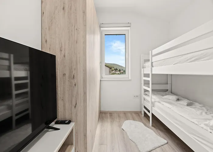 Apartment Enchanting Summer With Sea View