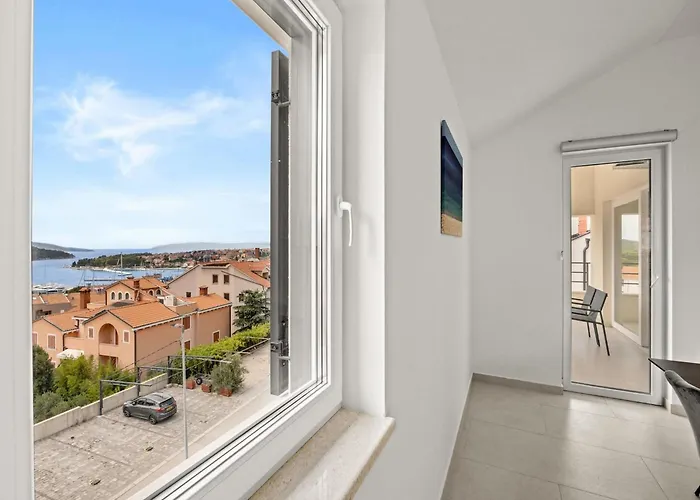 Enchanting Summer With Sea View Apartment