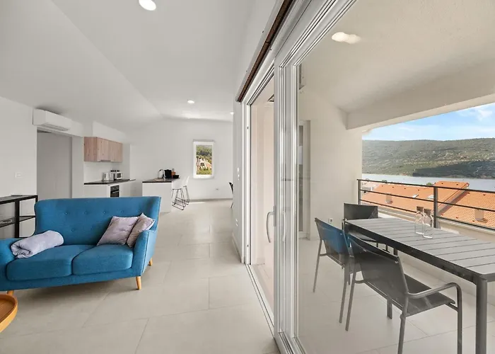 Apartment Enchanting Summer With Sea View Cres
