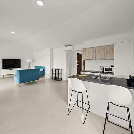 Enchanting Summer With Sea View