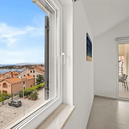 Enchanting Summer With Sea View 公寓