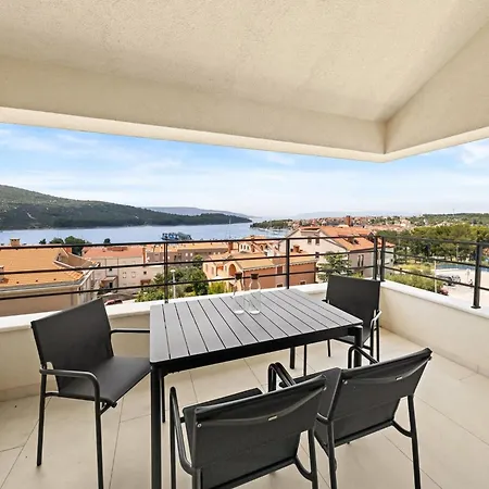 Enchanting Summer With Sea View 公寓 *